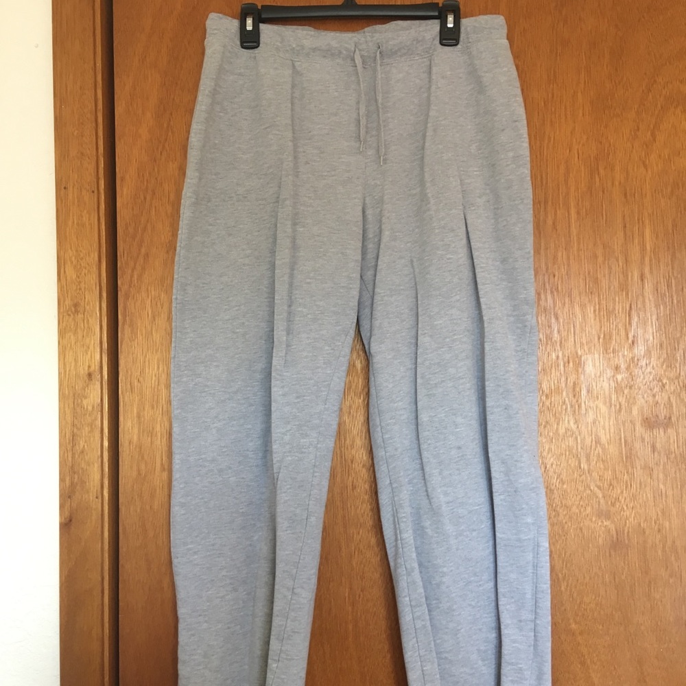 Sweatpants WITH POCKETS!